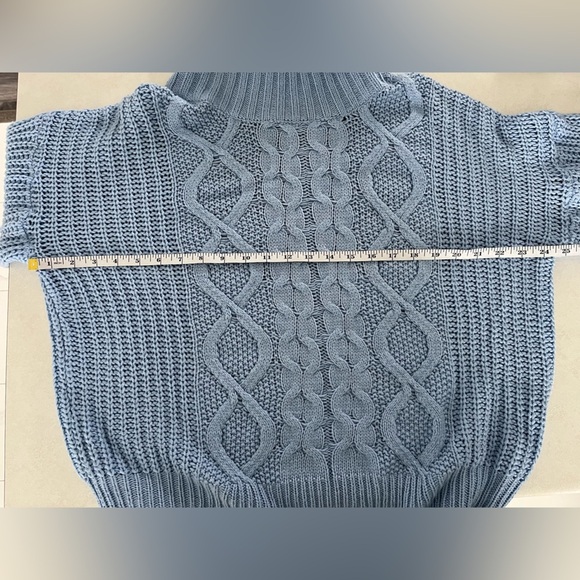 LUC-CE/ Cable knit turtleneck sweater/Oversized/ Light blue/ Size US Small/Med. - Picture 6 of 10